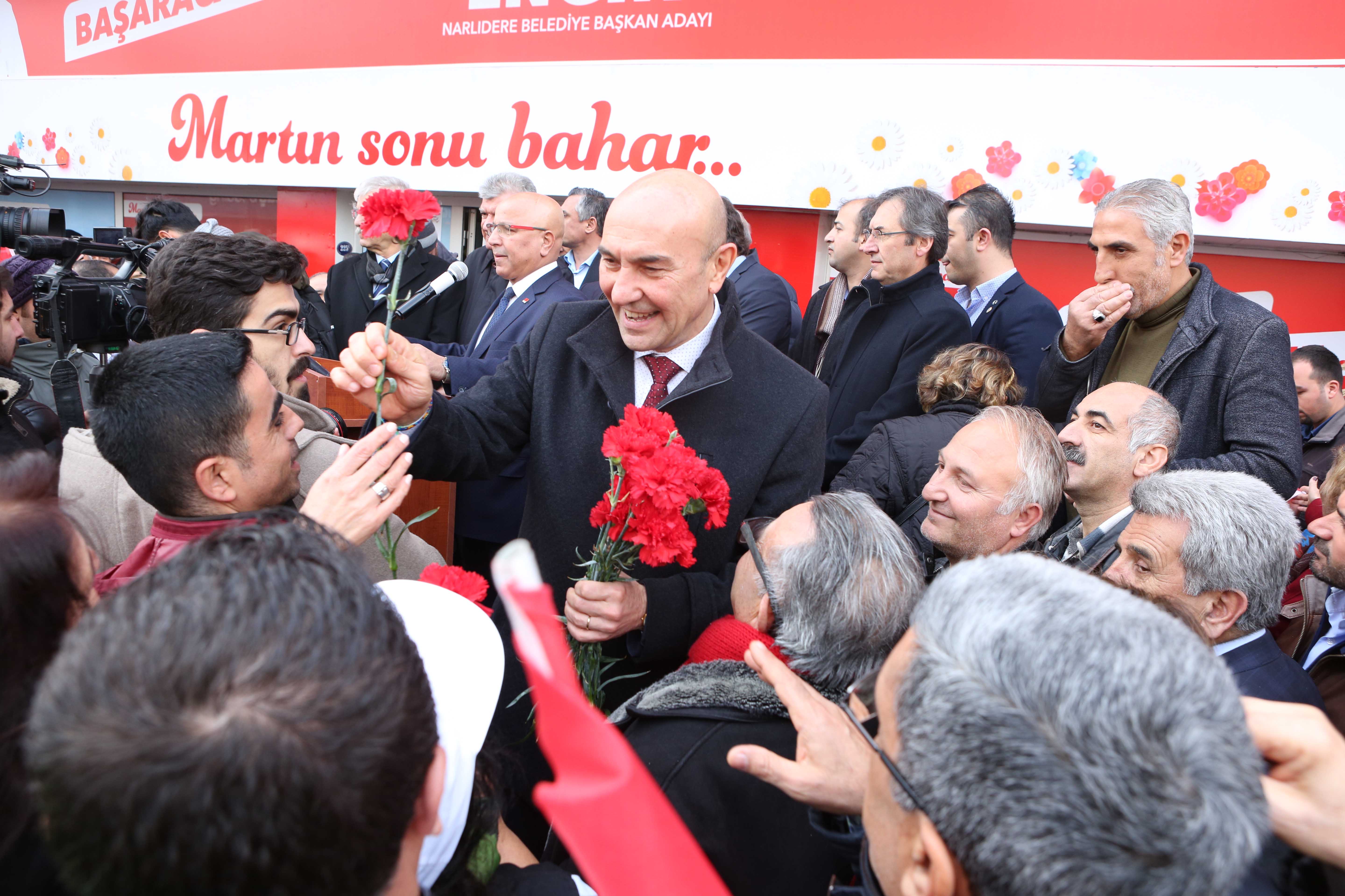 Tunç Soyer Narlıdere Seçim Ofisi’nin açılışına katıldı