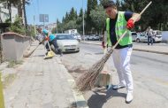 Başkan Kılıç eline süpürgeyi aldı, vatandaş şaşırdı kaldı