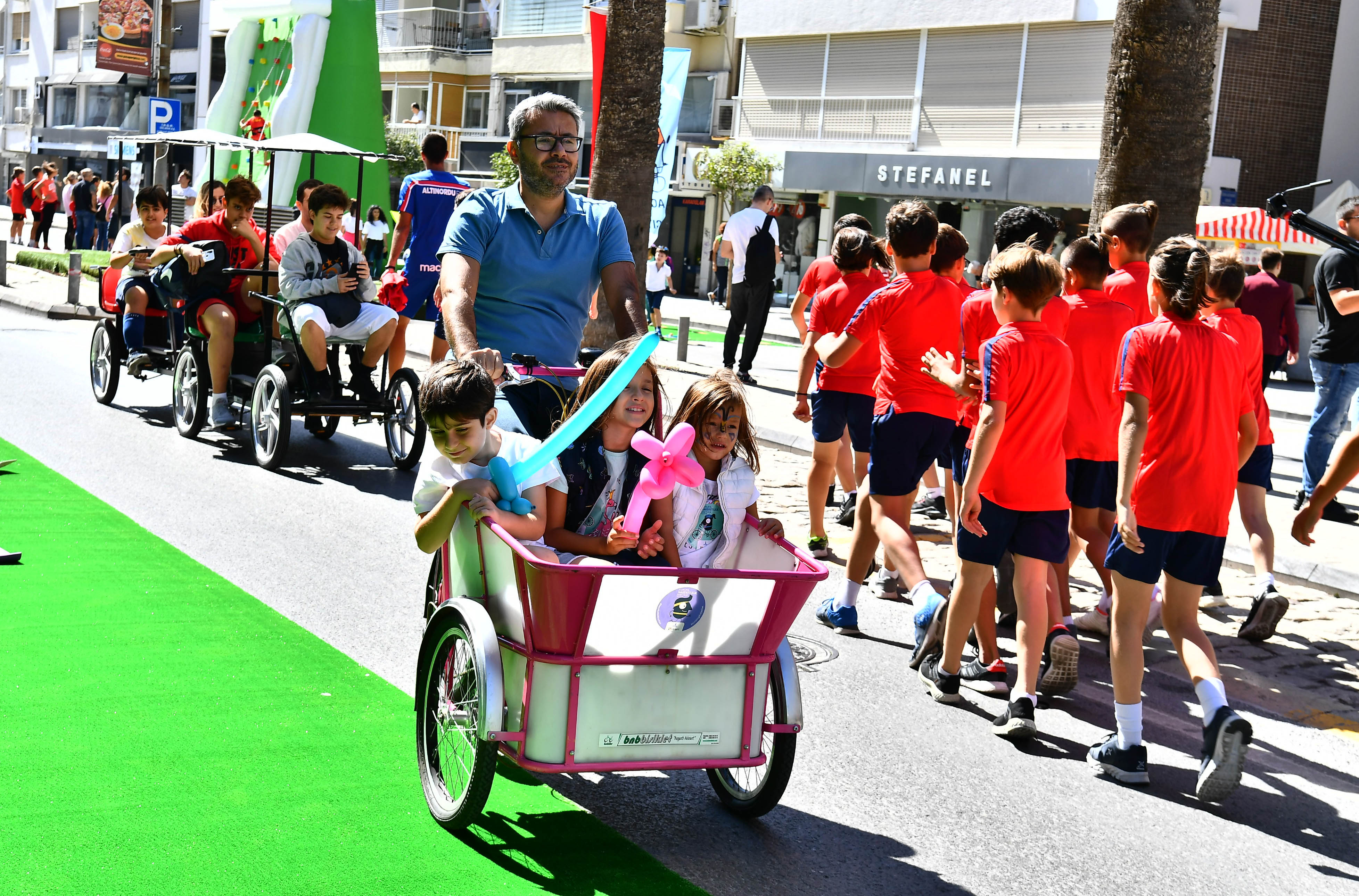 İzmir'de otomobilsiz sokaklar