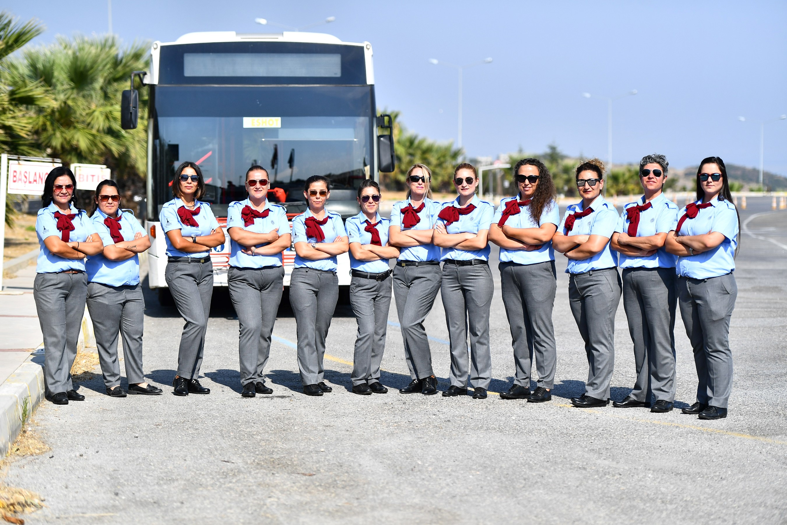 İzmir’de kadın şoförler yollarda