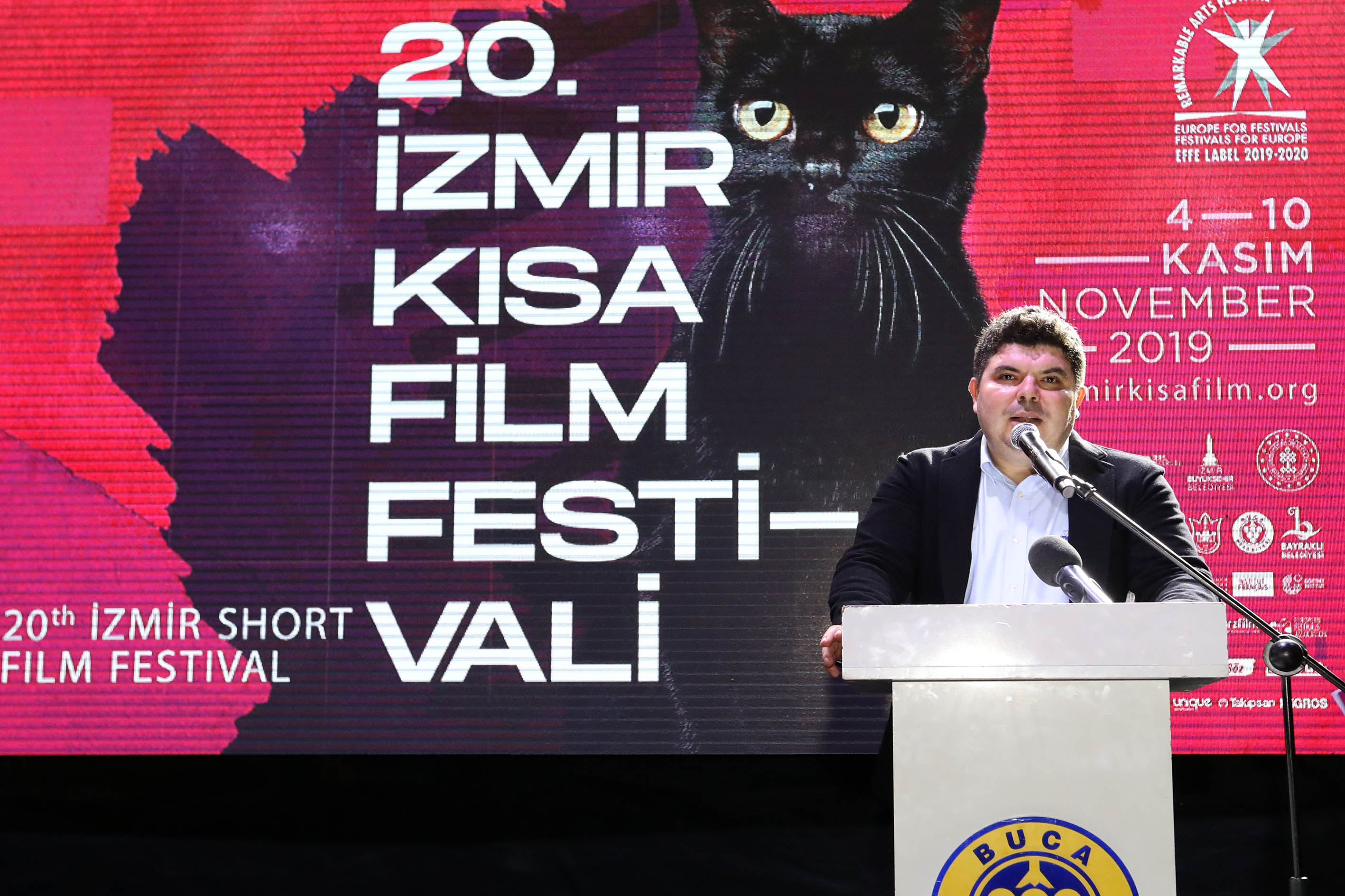 İzmir’in gurur festivalinde 20’inci yıl coşkusu