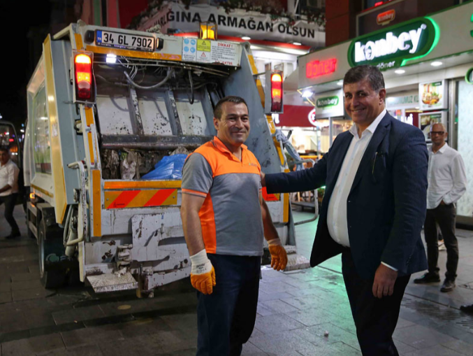 Buca’nın “Cemal Hoca’sı” öğrencileriyle ölümsüzleşecek