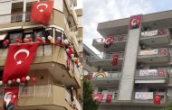 Karşıyaka’da balkonlar bayram yerine dönüşüyor!