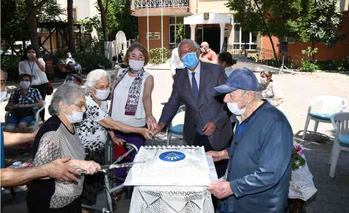 Karabağlar'da çifte kutlama