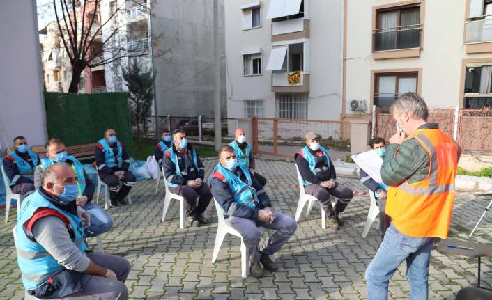 Bayraklı Belediyesinde çalışanlara mesleki yeterlilik sınavı