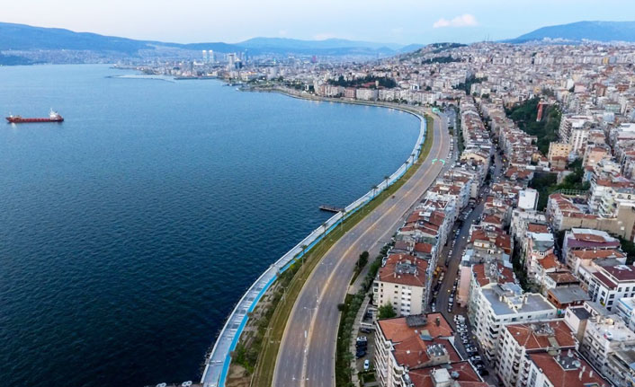 İzmir'de yaralar sarılmaya devam ediyor