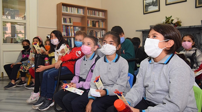 Bornova Belediyesi’nden çocuklara deprem eğitimi