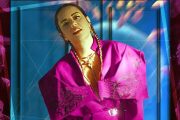 Duygu Soylu’dan bir Onno Tunç şaheseri: ‘Ayrılıklar Bitmez’