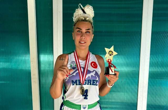 Kemer Basketbol Turnuvası’nın  en değerli oyuncusu Banu Karadağlı