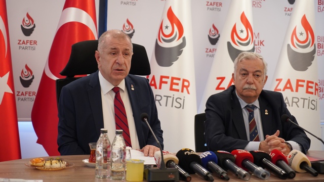 Zafer Partisi Genel Başkanı Prof. Dr. Ümit Özdağ ve Dış Politikadan Sorumlu Genel Başkan Yardımcısı Prof. Dr. Şükrü Sina Gürel